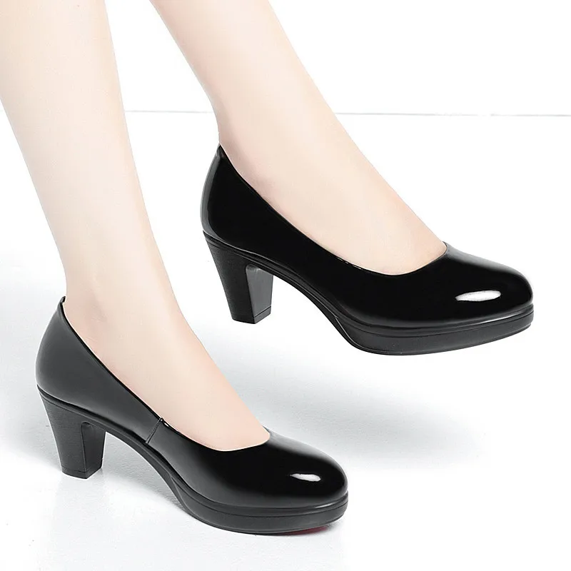 Patent Leather Pump - รองเท้าส้นสูงแบบแพลตฟอร์มหนังแก้ว ขนาดใหญ่พิเศษ 34-42 ความสูง 6 ซม.