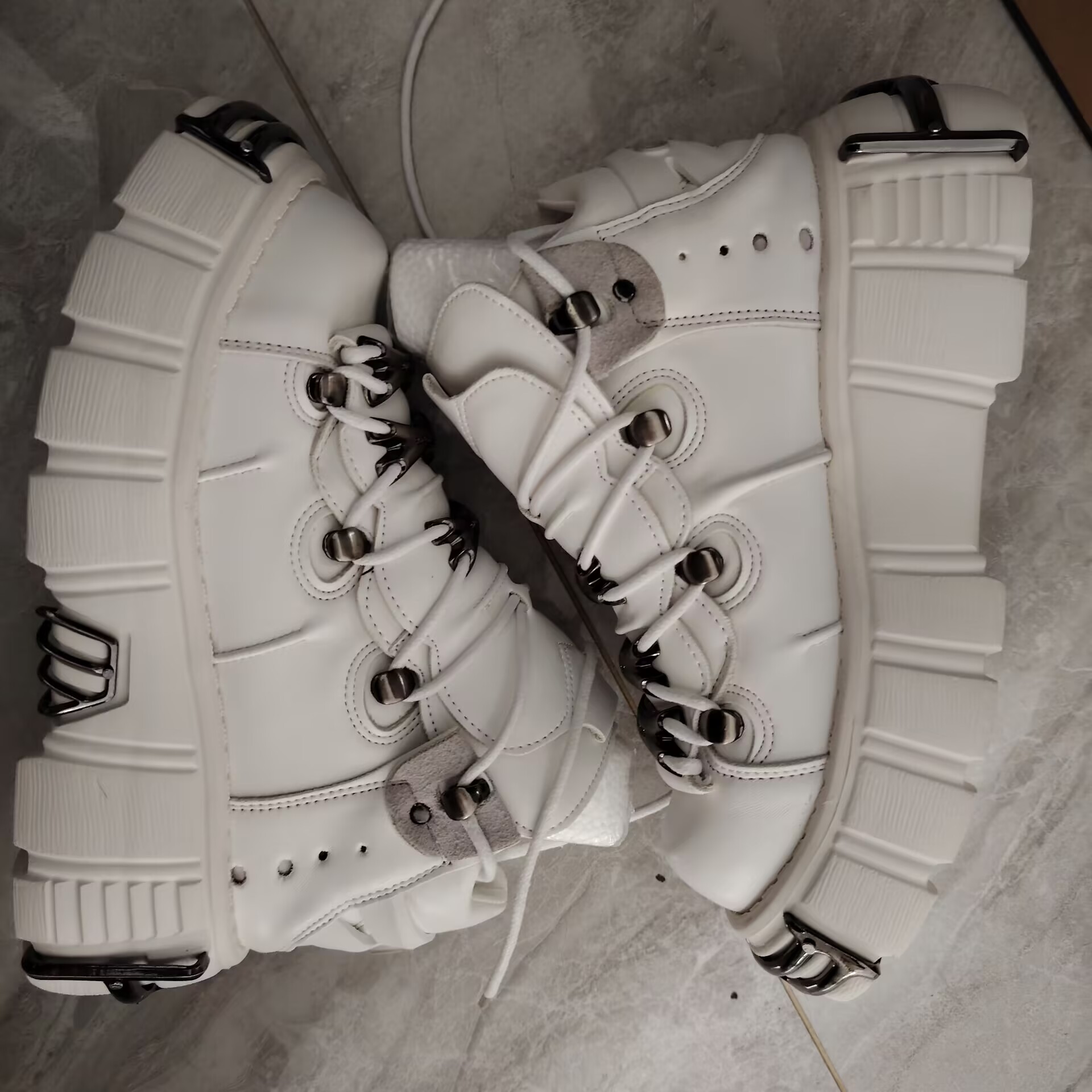 Women'S Shoes Hey Dude - รองเท้าสไตล์โกธิคหนังแท้สำหรับผู้หญิงและผู้ชาย ปี 2026 แนวเฮฟวีเมทัล มัฟฟินพังก์ พื้นหนา