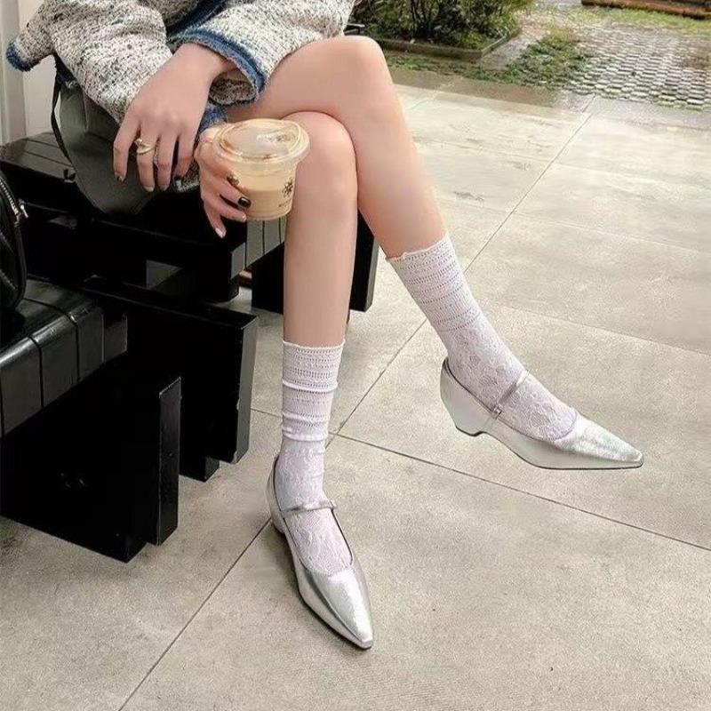 รองเท้าส้นเตารีดแบบแมรี่เจน ดี - Mary Jane Shoes บทวิจารณ์และราคา