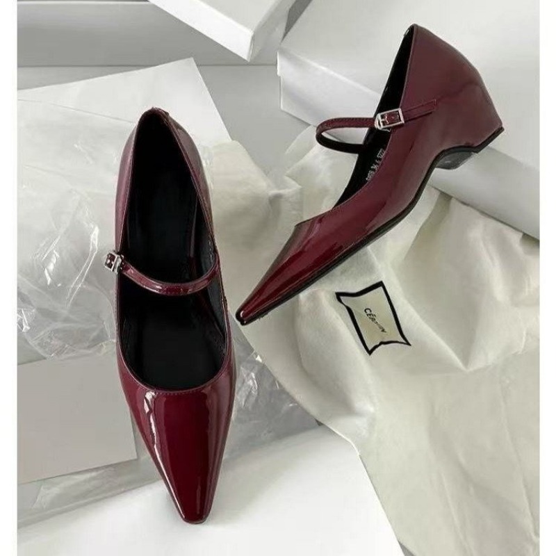 รองเท้าส้นเตารีดแบบแมรี่เจน ดี - Mary Jane Shoes บทวิจารณ์และราคา