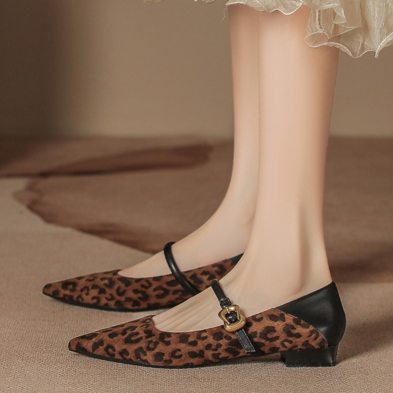 รองเท้าส้นเตี้ยทรงแมรี่เจนหัวแ - Mary Jane Shoes บทวิจารณ์และราคา