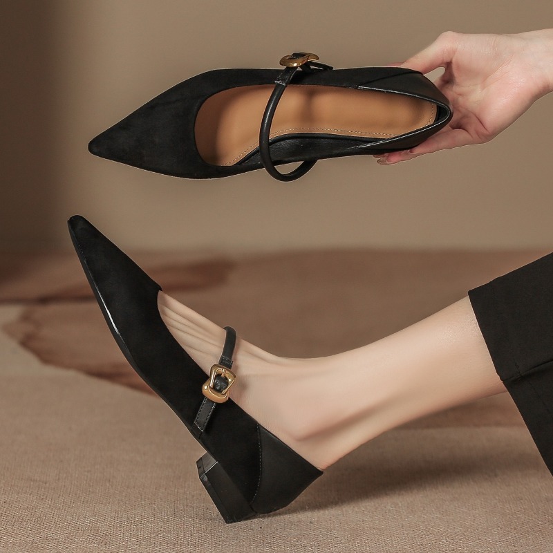 รองเท้าส้นเตี้ยทรงแมรี่เจนหัวแ - Mary Jane Shoes บทวิจารณ์และราคา