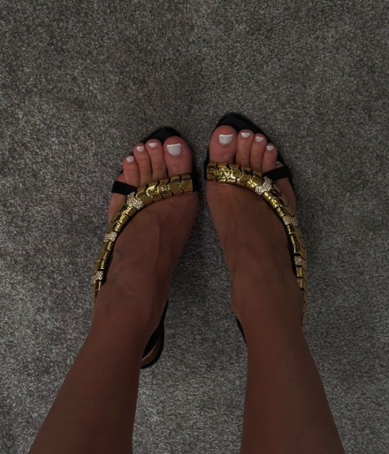 รองเท้าแตะหนังเซ็กซี่ประดับโซ่ - Gold Chain Sandal บทวิจารณ์และราคา
