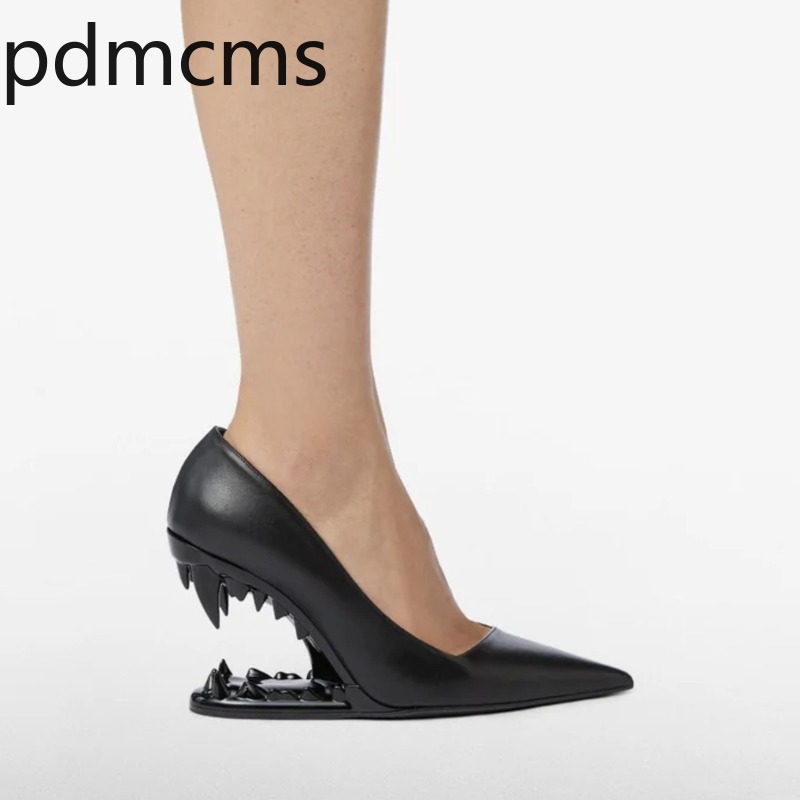 รองเท้าส้นสูงผู้หญิงระดับไฮเอน - Patent Leather Pump บทวิจารณ์และราคา