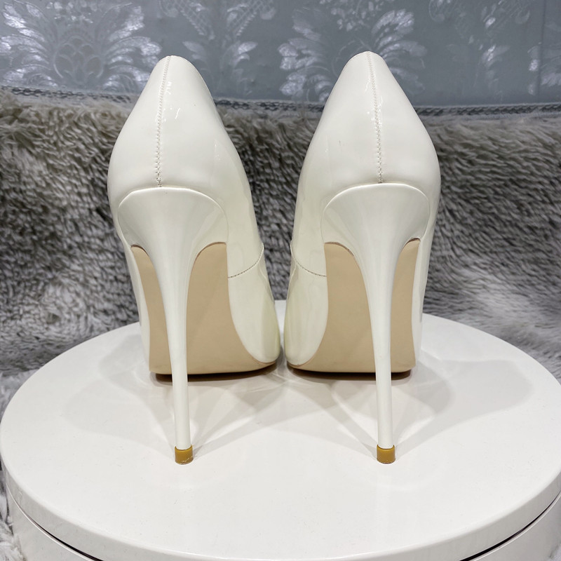 รองเท้าส้นสูงปลายแหลมสีขาวแบบส - Patent Leather Pump บทวิจารณ์และราคา