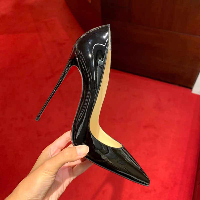 รองเท้าส้นสูงแบบคลาสสิกหนังแก้ - Patent Leather Pump บทวิจารณ์และราคา